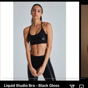 Noli Yoga Liquid studio Bra in black gloss. size M